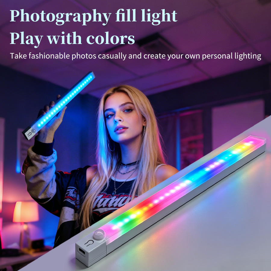 Lampada da scrivania a LED RGB - Accessories For Your Gaming Room recensione e prezzo